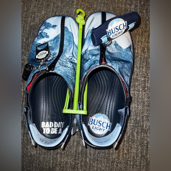 NWT Men’s Crocs Busch Light All Terrain Clogs - Picture 3 of 10